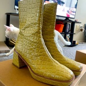 Aligátor vegan leather booties